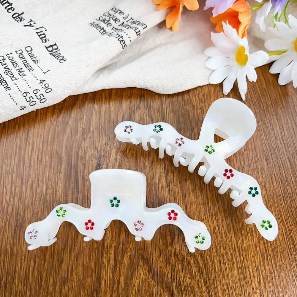 Korean Style Rhinestone Hair Claw Shark Clip Hairpin Mermaid Color Hair Claw Headwear Hair Clip Acetic Acid Shark Clip Girls
Korean Style Rhinestone Hair Claw Shark Clip Hairpin Mermaid Color Hair Claw Headwear Hair Clip Acetic Acid Shark Clip Girls