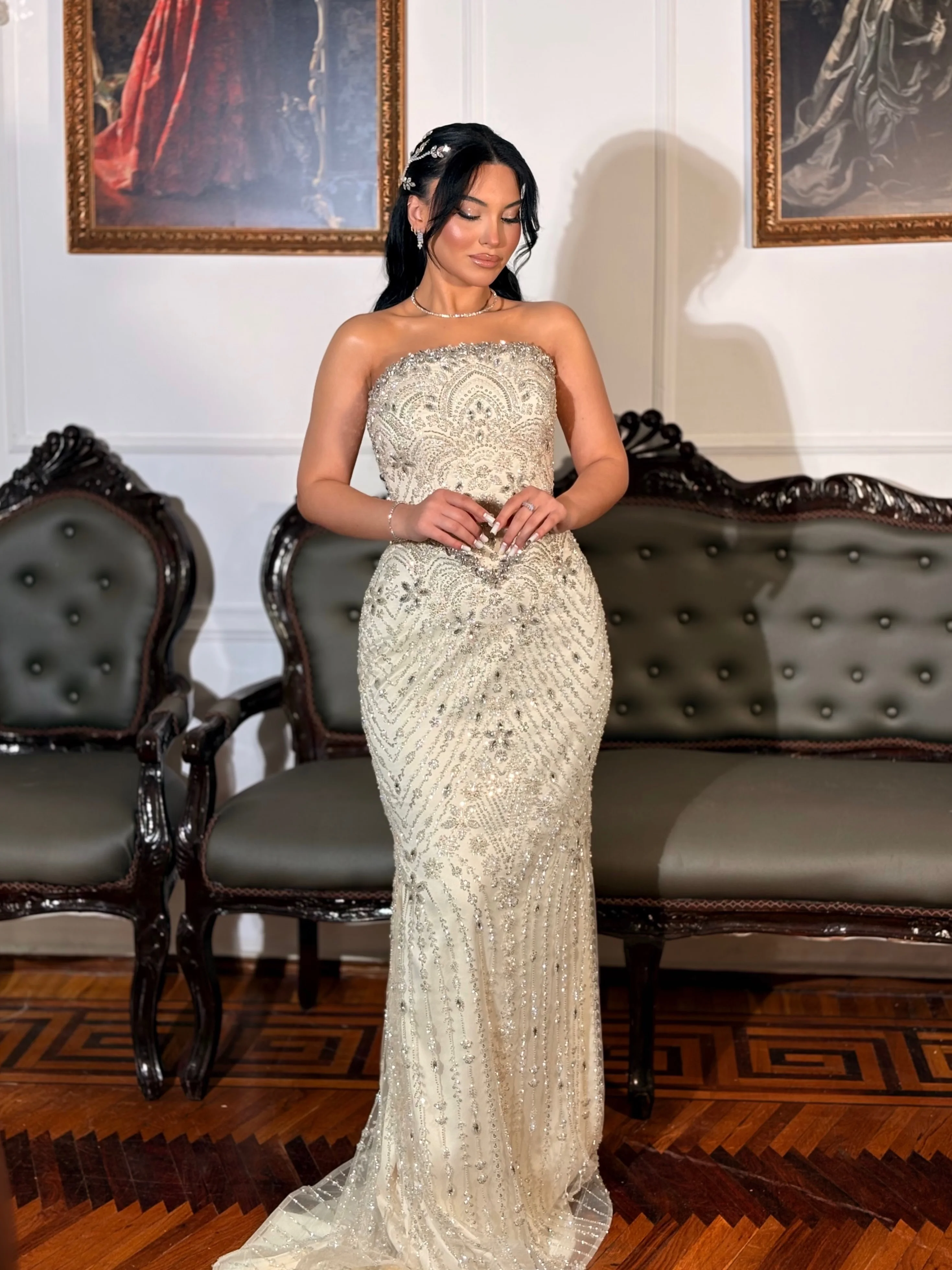 Aunber Luxurious Mermaid Prom Gowns Strapless Full of Sequined Beads Rhinestones Sweep Train Sparkling Occasion Gowns Customized
Aunber Luxurious Mermaid Prom Gowns Strapless Full of Sequined Beads Rhinestones Sweep Train Sparkling Occasion Gowns Customized