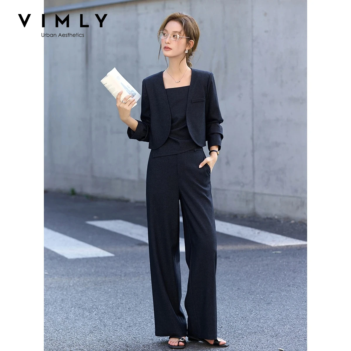 VIMLY Commute Women's Suit 2026 Spring New Fashion Solid cropped blazer Wide Leg Pants Casual Slim Fit Three-piece Set A3739
VIMLY Commute Women's Suit 2026 Spring New Fashion Solid cropped blazer Wide Leg Pants Casual Slim Fit Three-piece Set A3739