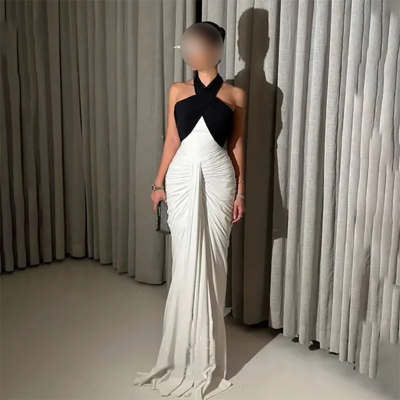 Sexy Splicing Black And White Colors Together Pleated Evening Dress Halter Sleeveless Backless Party Gown Prom Customized
Sexy Splicing Black And White Colors Together Pleated Evening Dress Halter Sleeveless Backless Party Gown Prom Customized