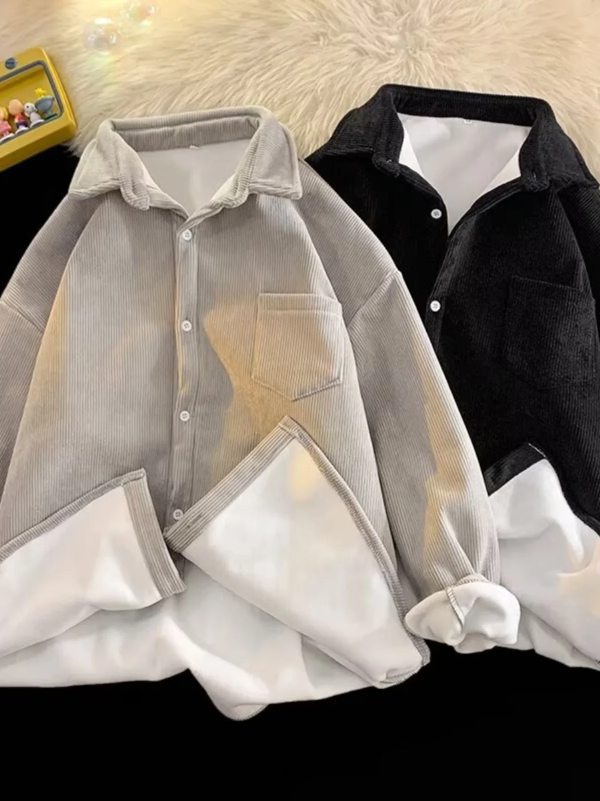 Men's Long Sve Corduroy irt Thiened Fce Lined Loose American Retro One-Piece Velvet Men's All-Match irt Coat
Men's Long Sve Corduroy irt Thiened Fce Lined Loose American Retro One-Piece Velvet Men's All-Match irt Coat