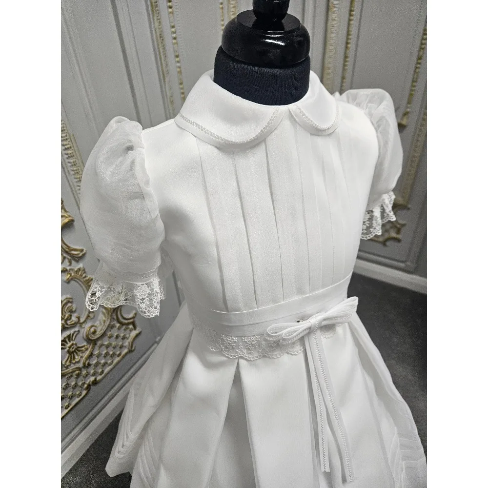 Customized Draped Flower Girl Dress for Wedding 2026 A Line Bow Sash Ball Gown with Lace O Neck A Line Princess Kid's Gown
Customized Draped Flower Girl Dress for Wedding 2026 A Line Bow Sash Ball Gown with Lace O Neck A Line Princess Kid's Gown