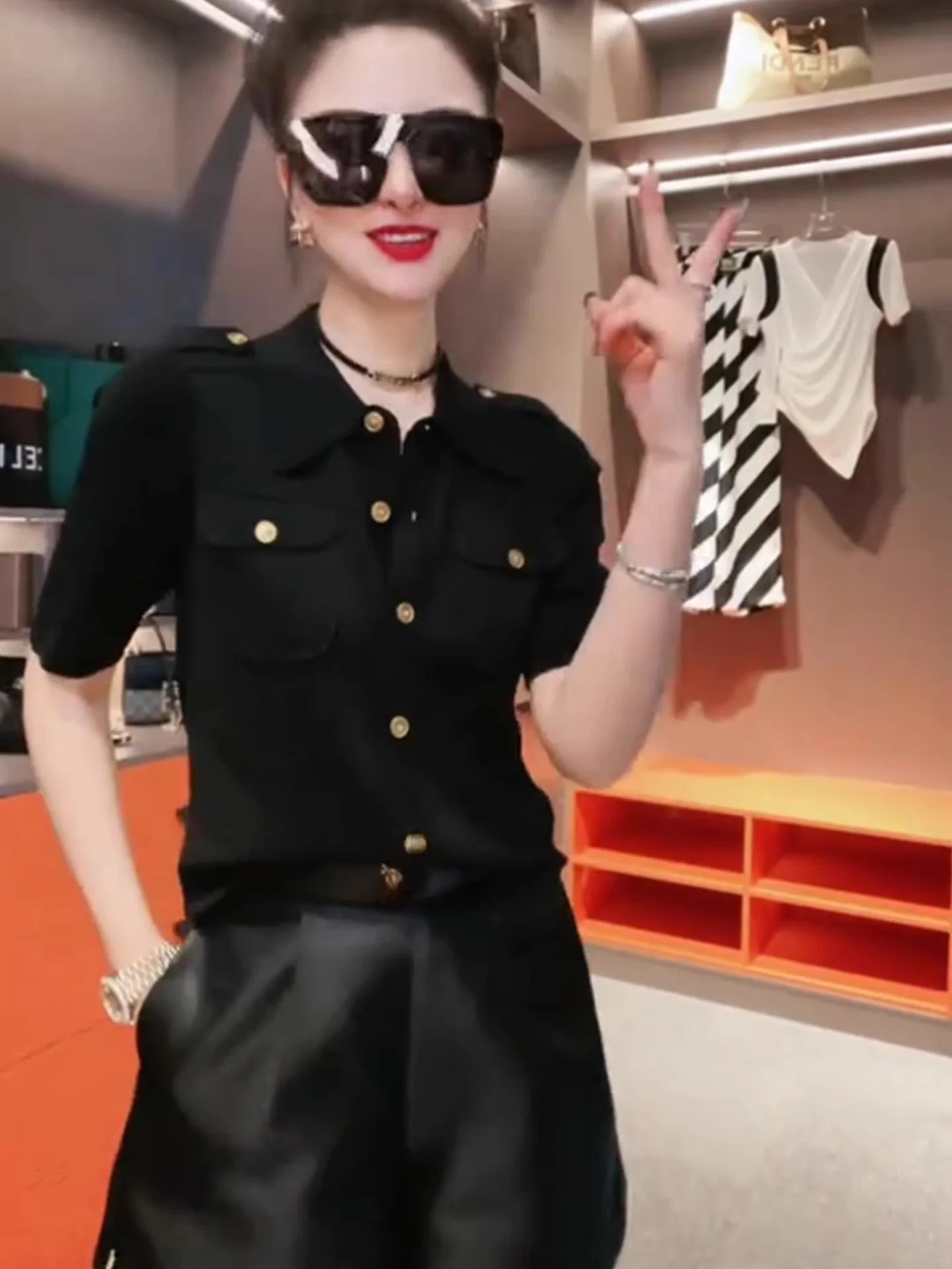 Вязаный открытый кардиган цвета на одной пуговице, элитный летний ор Све, простой роскошный топ для поездок на работу, повседневный корейский сле
Вязаный открытый кардиган цвета на одной пуговице, элитный летний ор Све, простой роскошный топ для поездок на работу, повседневный корейский сле