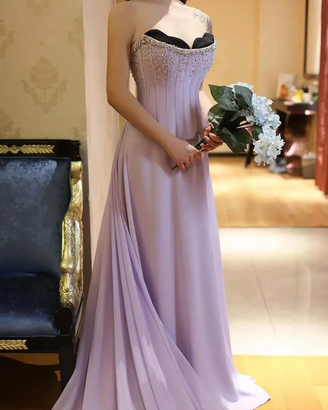 Fashionvane 2024 Customized A-Line Strapless Sleeveless Pleated Crystal Beaded Floo Length Formal Prom Dress Evening Party Dress
Fashionvane 2024 Customized A-Line Strapless Sleeveless Pleated Crystal Beaded Floo Length Formal Prom Dress Evening Party Dress