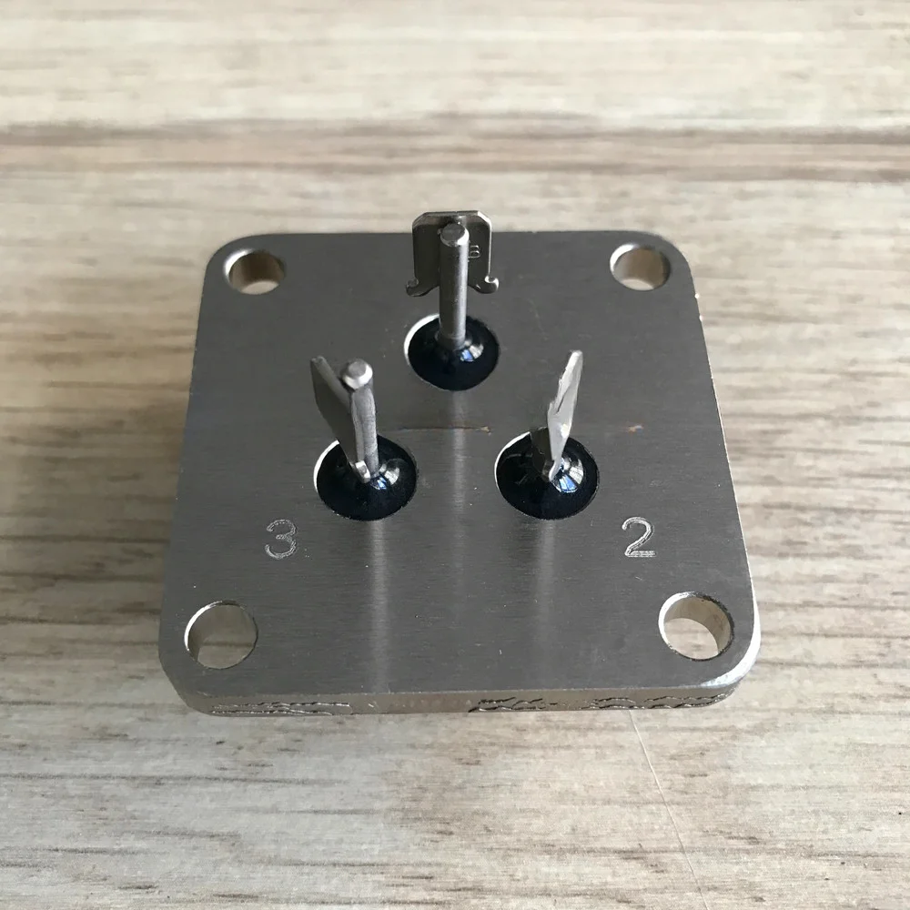 Air conditioning accessories 19XR centrifuge compression board wiring cover connector
Air conditioning accessories 19XR centrifuge compression board wiring cover connector