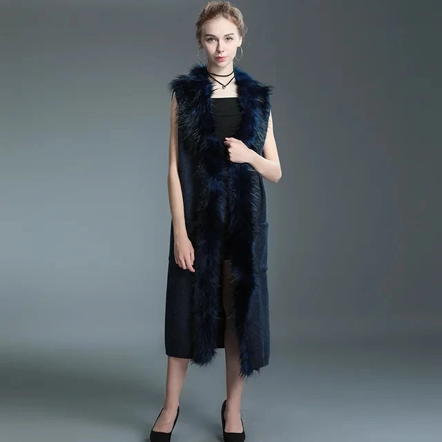 Autumn Winter New Collar Cape Long Sleeveless Knitting Cardigan Imitation Raccoon Fur Warm Poncho Lady Capes Navy Cloaks
Autumn Winter New Collar Cape Long Sleeveless Knitting Cardigan Imitation Raccoon Fur Warm Poncho Lady Capes Navy Cloaks