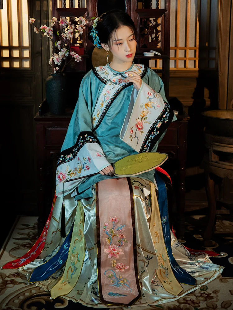 Платье Ханьфу «Прощание с Мулан» с круглым вырезом, боковыми пуговицами, тяжелой вышивкой, юбкой-шлейфом «Хвост Феникса», 100% полиэстер
Платье Ханьфу «Прощание с Мулан» с круглым вырезом, боковыми пуговицами, тяжелой вышивкой, юбкой-шлейфом «Хвост Феникса», 100% полиэстер