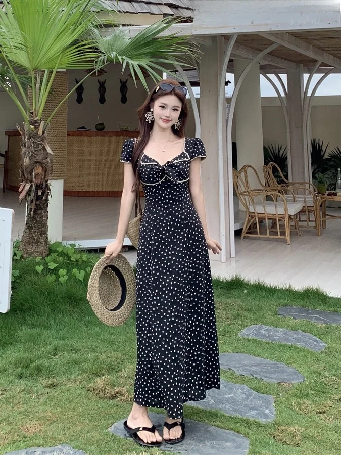 plus Size Women's Retro Black Polka Dot Knot Short Sleeve Dress A-Line Summer New Waist Cinching Meat Concealing Dress
plus Size Women's Retro Black Polka Dot Knot Short Sleeve Dress A-Line Summer New Waist Cinching Meat Concealing Dress