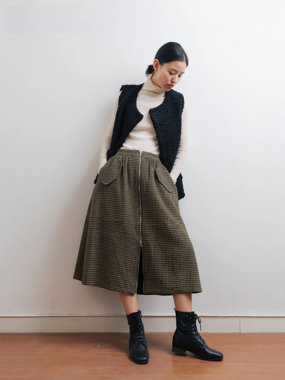 Retro Sle f Skirt with Zipper And Woolen Fabric Faionable Balloon Cut Mixed Flower Pattern mid Waist Design for Women
Retro Sle f Skirt with Zipper And Woolen Fabric Faionable Balloon Cut Mixed Flower Pattern mid Waist Design for Women