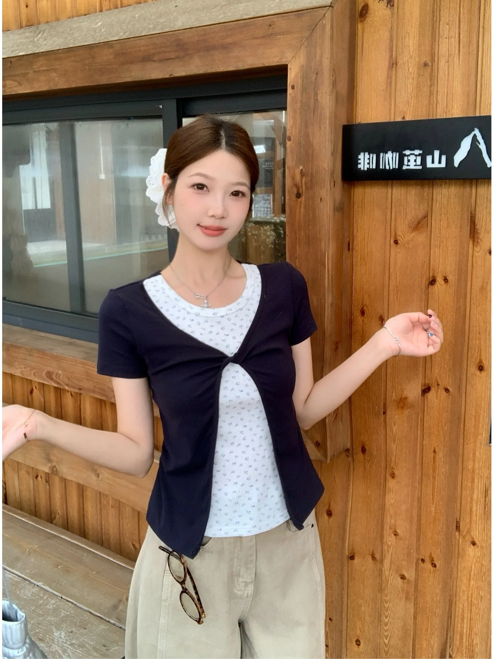 Sweet Floral Print Slim Fit Short Sleeve T-Shirt Women's Summer New Style plus Size Fashionable Top Korean Style Commute
Sweet Floral Print Slim Fit Short Sleeve T-Shirt Women's Summer New Style plus Size Fashionable Top Korean Style Commute