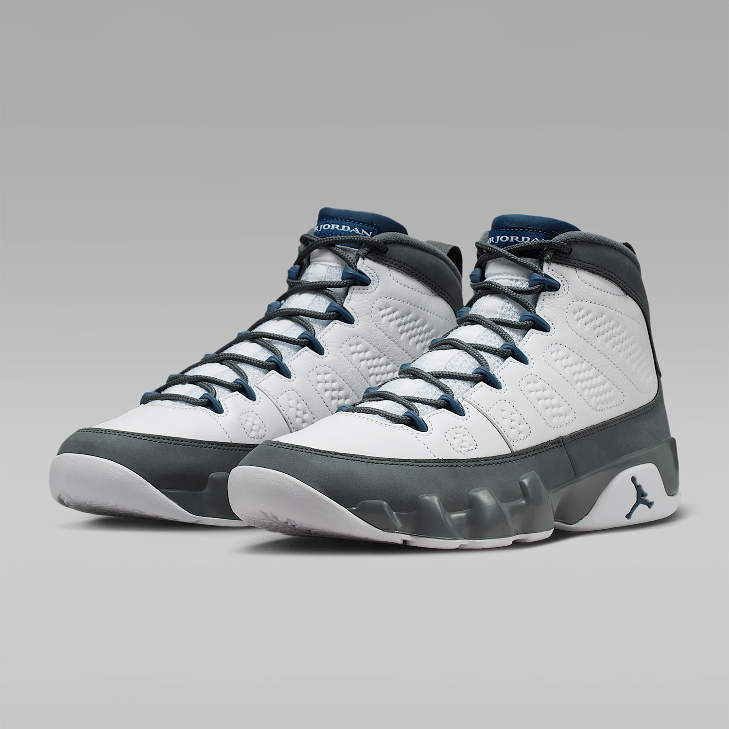 Nike Authentic Four Seasons Men's Lace-Up Cushioned Simple Classic Basketball Shoes HV4794-100
Nike Authentic Four Seasons Men's Lace-Up Cushioned Simple Classic Basketball Shoes HV4794-100