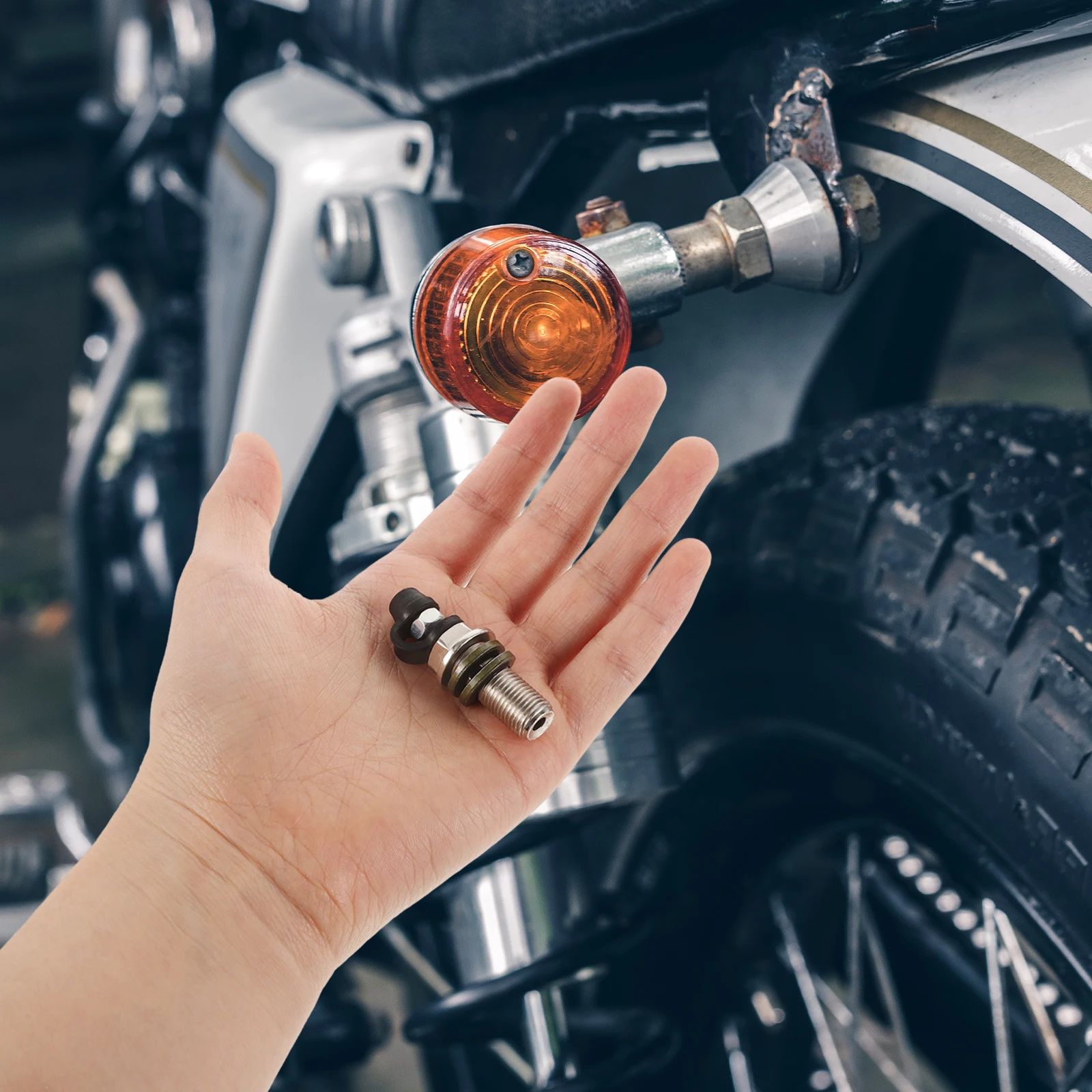 Brake Caliper Oil Nozzle Screw Metal Drain Bleed Valve Bolt with Cap Durable Universal Fit for Motorcycle Truck Brake System
Brake Caliper Oil Nozzle Screw Metal Drain Bleed Valve Bolt with Cap Durable Universal Fit for Motorcycle Truck Brake System