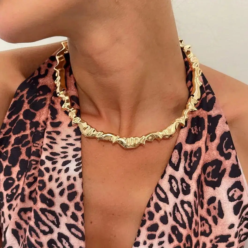 KunJoe Smooth Metal Circle Chunky Torques Necklace for Women Vintage Irregular Choker Collar Chain Female Jewelry on the Neck
KunJoe Smooth Metal Circle Chunky Torques Necklace for Women Vintage Irregular Choker Collar Chain Female Jewelry on the Neck