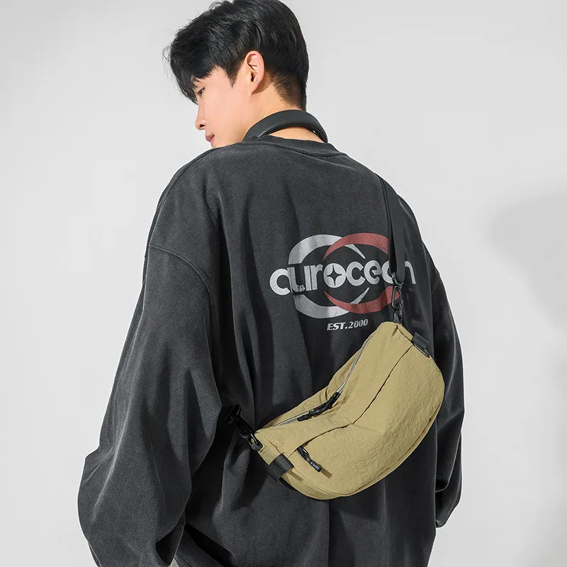 Trendy Men Crossbody Bag Casual Small Shoulder Messenger Bag for Travel
Trendy Men Crossbody Bag Casual Small Shoulder Messenger Bag for Travel