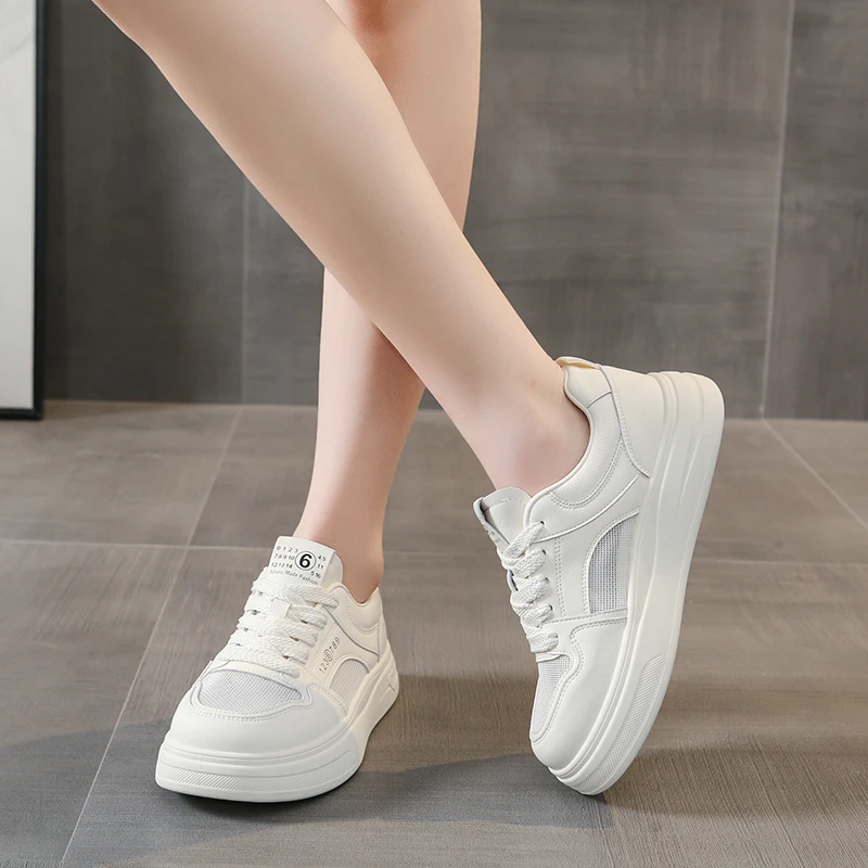Rear Air Duct Layout Unisex Breathable Mesh Sneakers Scientific Heel Vent Design Fatigue Reducing Insole Daily Long Walk Sport
Rear Air Duct Layout Unisex Breathable Mesh Sneakers Scientific Heel Vent Design Fatigue Reducing Insole Daily Long Walk Sport
