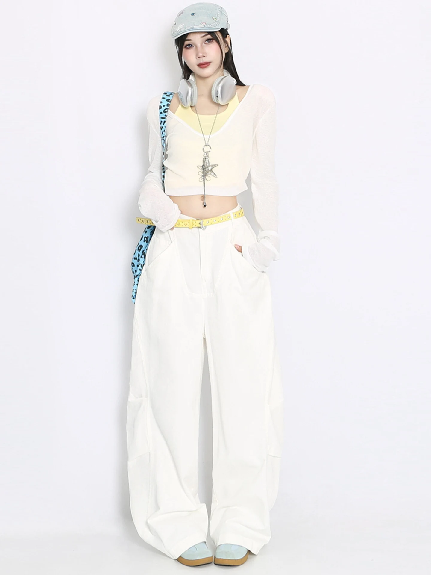 Свободные широкие джинсы в американском стиле ретро с ножом, женские летние новые повседневные джинсы с высокой талией и деталями
Свободные широкие джинсы в американском стиле ретро с ножом, женские летние новые повседневные джинсы с высокой талией и деталями