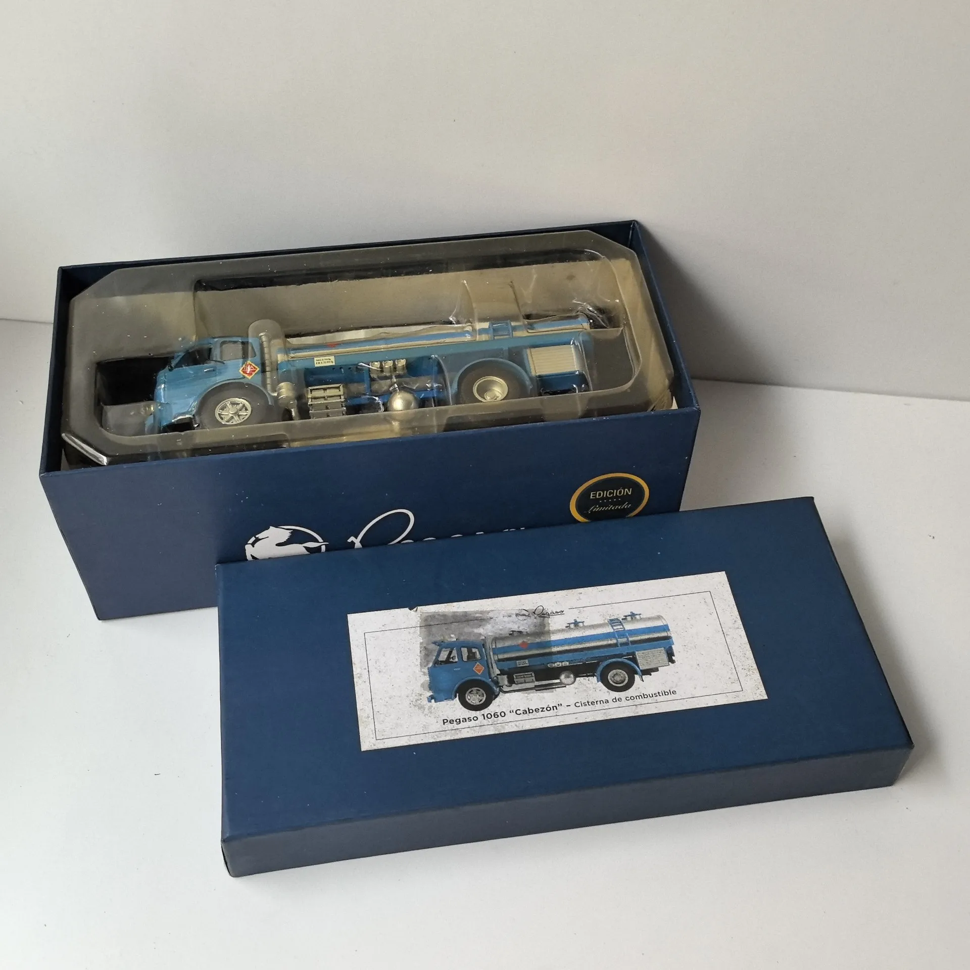 Литой под давлением IXO масштаб 1/43 PEGASO 1060 CABEZON Пикассо модель автомобиля передний сплав радиатор пластиковый сплав модель автомобиля Коллекционная игрушка в подарок 
Литой под давлением IXO масштаб 1/43 PEGASO 1060 CABEZON Пикассо модель автомобиля передний сплав радиатор пластиковый сплав модель автомобиля Коллекционная игрушка в подарок