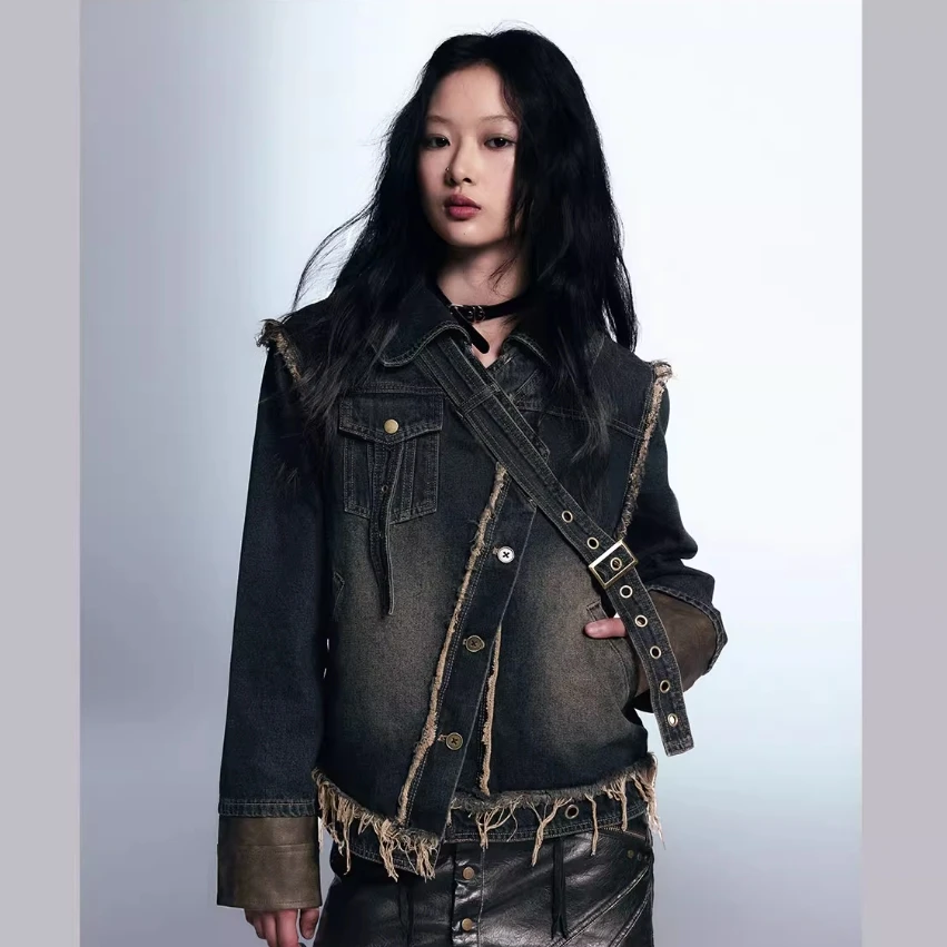 American Punk Women Denim Jacket Retro Leather Strap Patch Vintage Jeans Original Designer Spring Dark Blue Jaqueta femme
American Punk Women Denim Jacket Retro Leather Strap Patch Vintage Jeans Original Designer Spring Dark Blue Jaqueta femme