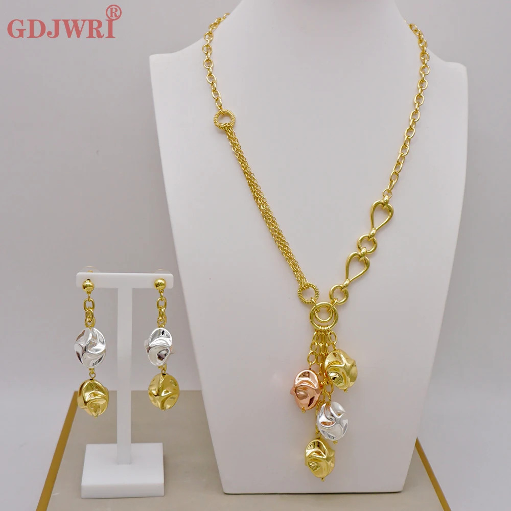 2022 Fine Dubai Jewelry Sets Fashion Gold Plated Statement Necklace Earrings Sets For Women Brazilian Gift Jewellery Set
2022 Fine Dubai Jewelry Sets Fashion Gold Plated Statement Necklace Earrings Sets For Women Brazilian Gift Jewellery Set