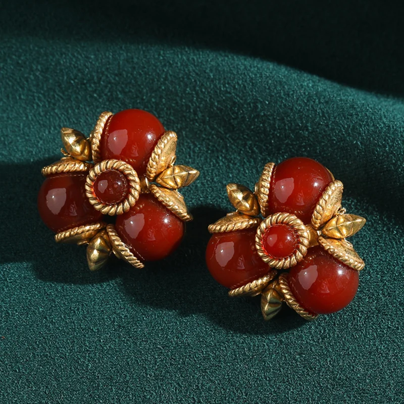 Vintage Three Red Glazed Studs Earrings Antique Gold Color Leaf Natural Stone High Quality Valentine Day Luxury Quality Jewelry 
Vintage Three Red Glazed Studs Earrings Antique Gold Color Leaf Natural Stone High Quality Valentine Day Luxury Quality Jewelry