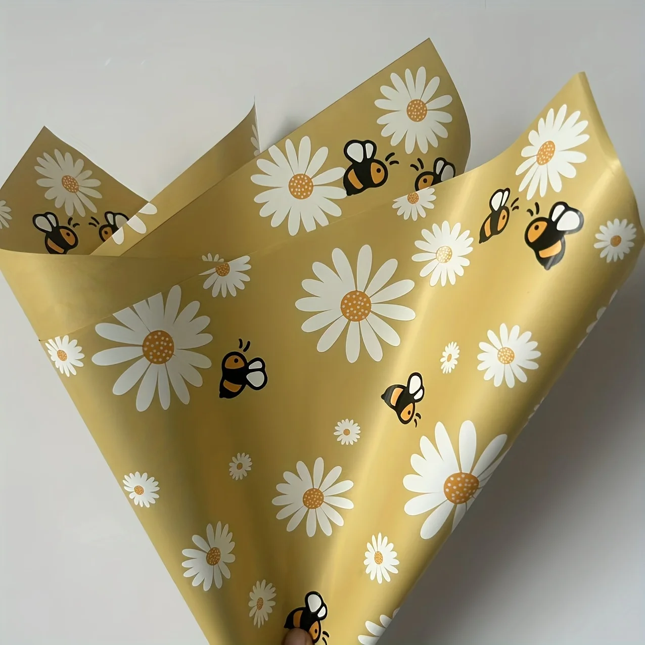 20 sheets Multicolor Daisy Bee Print Waterproof Packaging Paper, Suitable for Weddings,Party Decorations, Gift Wrapping Supplies
20 sheets Multicolor Daisy Bee Print Waterproof Packaging Paper, Suitable for Weddings,Party Decorations, Gift Wrapping Supplies