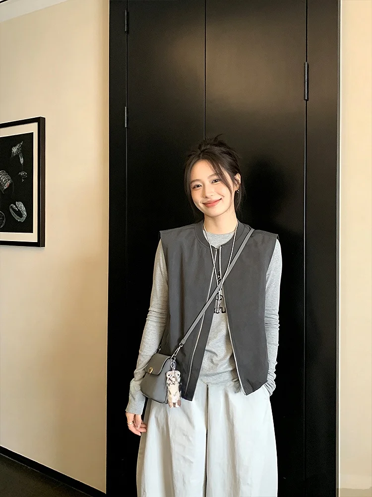 Korean Sle Casual round Ne Svel Vest Women's Loose Commuter Outerwear Zipper Layering Trendy Jaet Spring
Korean Sle Casual round Ne Svel Vest Women's Loose Commuter Outerwear Zipper Layering Trendy Jaet Spring