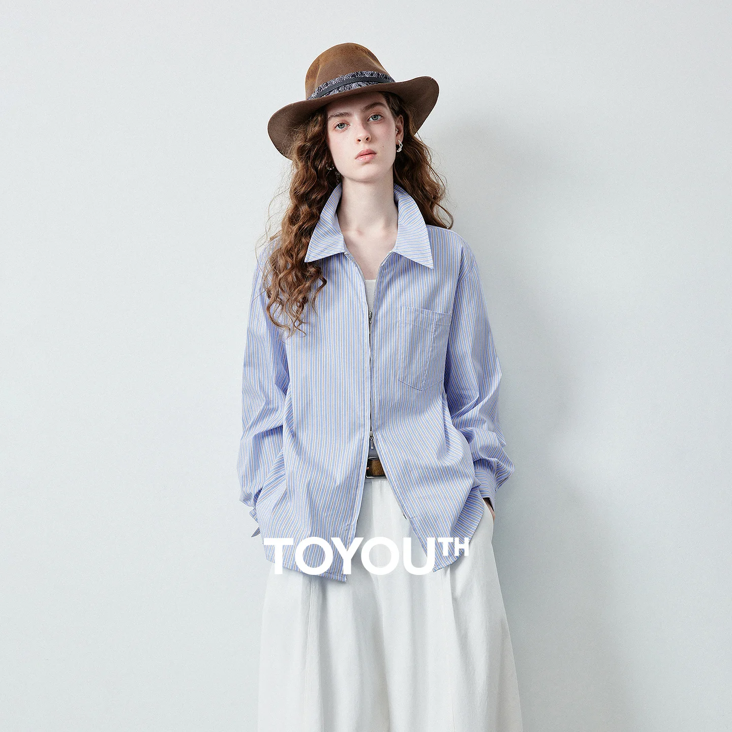 TOYOUTH Women's Vertical Striped Blouse 2026 Autumn New Long Sleeve Loose Fit Blue Fresh Breathable Office Commute Workwear
TOYOUTH Women's Vertical Striped Blouse 2026 Autumn New Long Sleeve Loose Fit Blue Fresh Breathable Office Commute Workwear