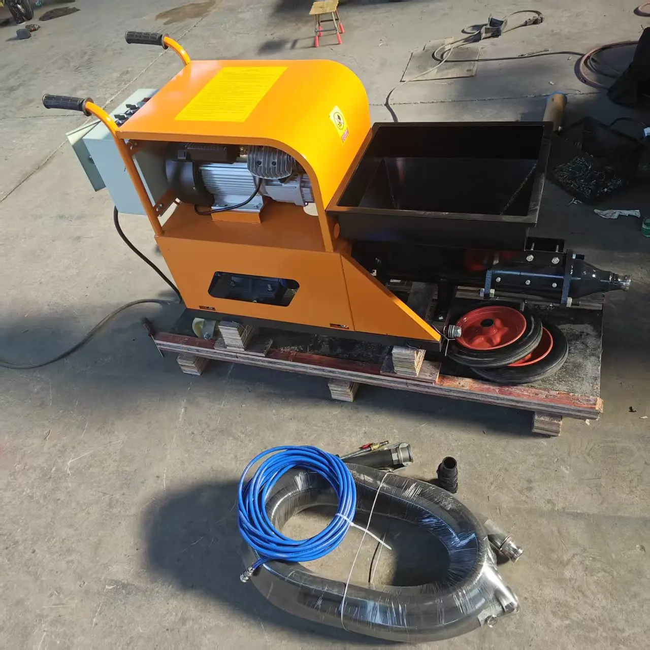 Automatic Mobile Concrete Cement Grout Putty Powder And Penumetic Mortar Sprayer Machine Equipment For Wall
Automatic Mobile Concrete Cement Grout Putty Powder And Penumetic Mortar Sprayer Machine Equipment For Wall