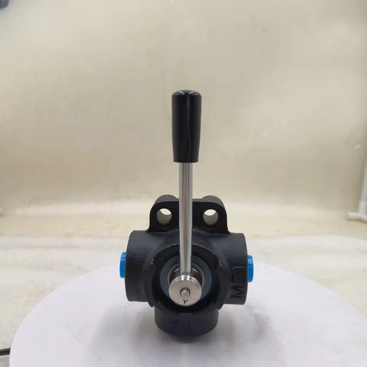 DF 3 VIE 1/2 -CC 3 Way Hydraulic Diverter Valve Flow Control 90 L/min G 1/2 Closed Center 250BAR Angle Structure
DF 3 VIE 1/2 -CC 3 Way Hydraulic Diverter Valve Flow Control 90 L/min G 1/2 Closed Center 250BAR Angle Structure