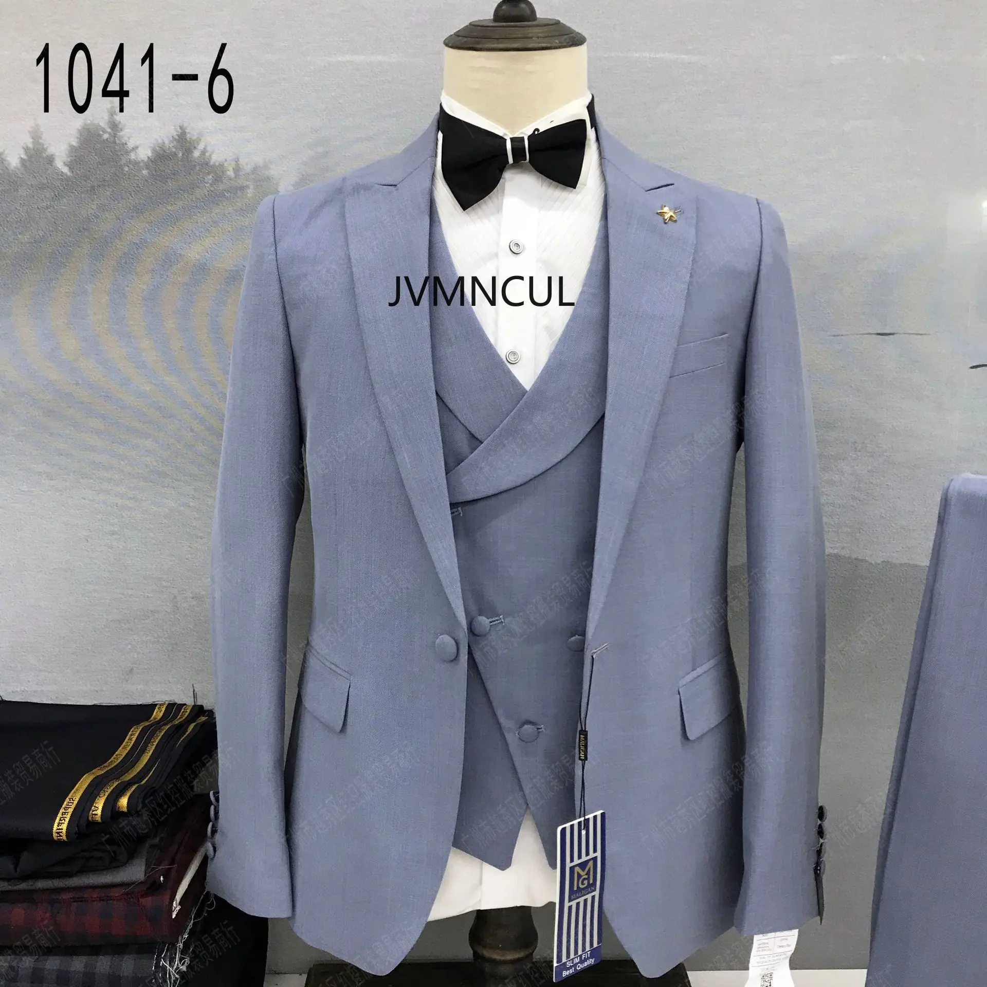 European Style Tailored Notch Lapel Suit-Men's Slim Fit Blazer with Retro Checked Pattern for Offices Events-Fast Shipping to EU
European Style Tailored Notch Lapel Suit-Men's Slim Fit Blazer with Retro Checked Pattern for Offices Events-Fast Shipping to EU