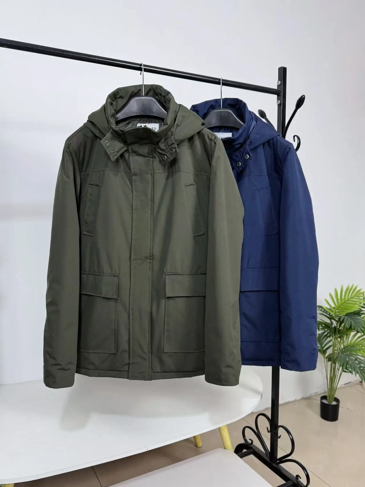 Warmth Men's Cotton Parka Jaet Hooded Casual Faion Ci Sle Long Sve Regular Length Pure Color Windproof Workwear
Warmth Men's Cotton Parka Jaet Hooded Casual Faion Ci Sle Long Sve Regular Length Pure Color Windproof Workwear