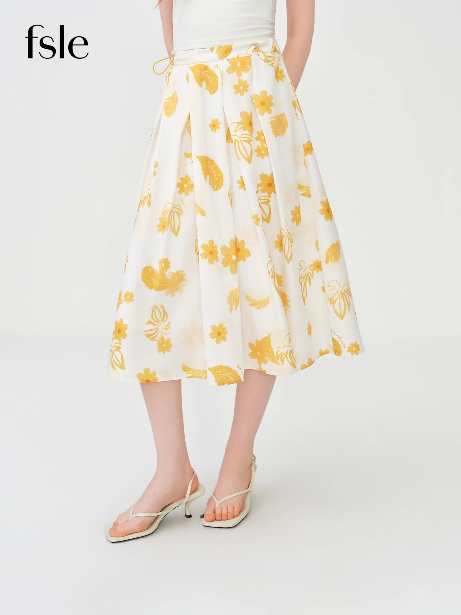 FSLE Women's Vacation Style Floral High Waist Pleated A-Line Skirt 2026 Summer New Arrival Elegant Casual Midi Skirt for Women
FSLE Women's Vacation Style Floral High Waist Pleated A-Line Skirt 2026 Summer New Arrival Elegant Casual Midi Skirt for Women