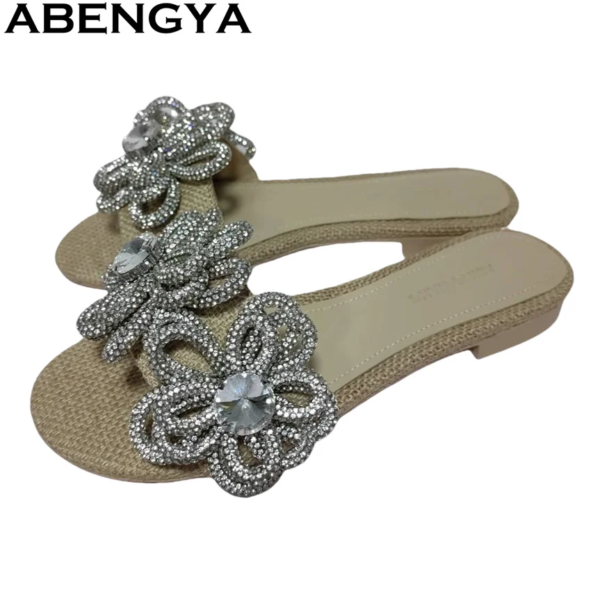 ABENGYA Shiny Luxury Crystal Flat Slippers Women Casual Fashion Mules Slippers Woman 2025 Summer Fairy Beach Party Shoes Mujer
ABENGYA Shiny Luxury Crystal Flat Slippers Women Casual Fashion Mules Slippers Woman 2025 Summer Fairy Beach Party Shoes Mujer