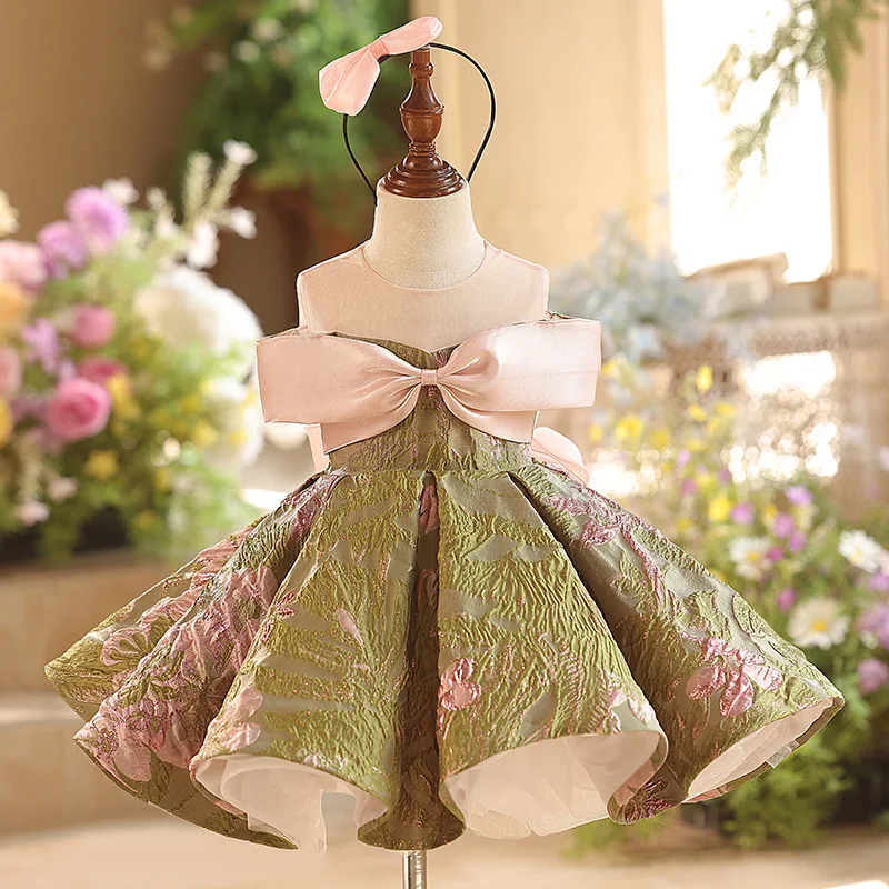 Children's Princess Dress for Girls party Birthday Piano Performance Host Premium clothes 4-6Y
Children's Princess Dress for Girls party Birthday Piano Performance Host Premium clothes 4-6Y