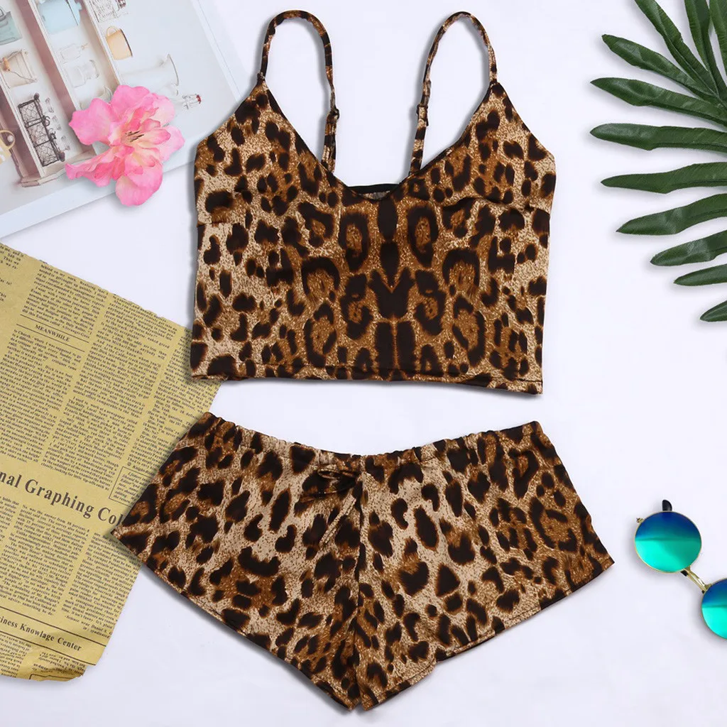 Women‘s Sexy Leopard Printed Loungewear Sleeveless V-Neck Two Piece Sleepwear Female Fashion Backless Pajamas Ladies Clothing
Women‘s Sexy Leopard Printed Loungewear Sleeveless V-Neck Two Piece Sleepwear Female Fashion Backless Pajamas Ladies Clothing