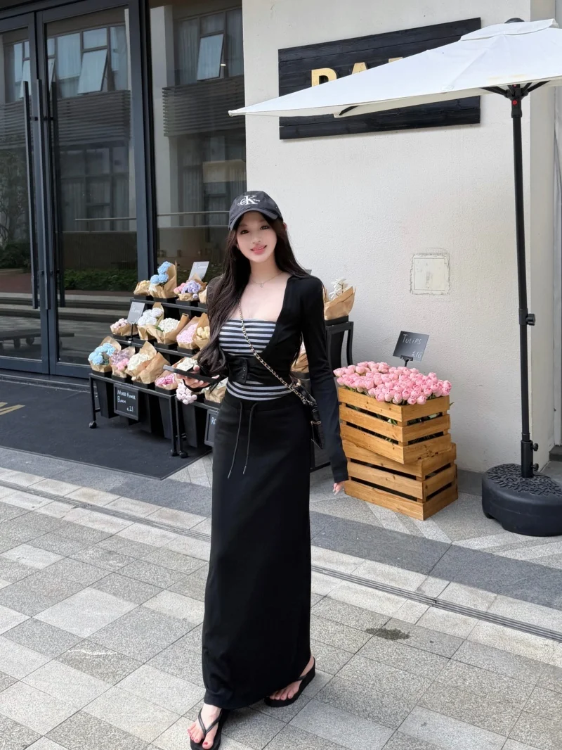 Black Hooded Long Sleeve Cardigan Set Women's Summer Fashion High Waist Skirt Three-piece Suit Striped Vest Casual Commute Style
Black Hooded Long Sleeve Cardigan Set Women's Summer Fashion High Waist Skirt Three-piece Suit Striped Vest Casual Commute Style