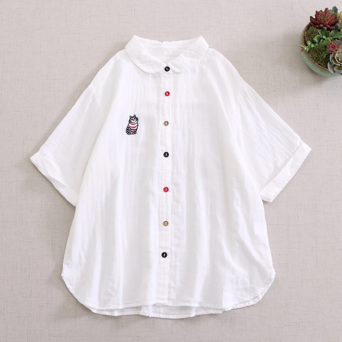 Japanese Sweet Mori Girl Cartoon Cat Embroidery Colorful Button Cotton Shirts Women Summer Peter Pan Collar Short Sleeve Blouse
Japanese Sweet Mori Girl Cartoon Cat Embroidery Colorful Button Cotton Shirts Women Summer Peter Pan Collar Short Sleeve Blouse
