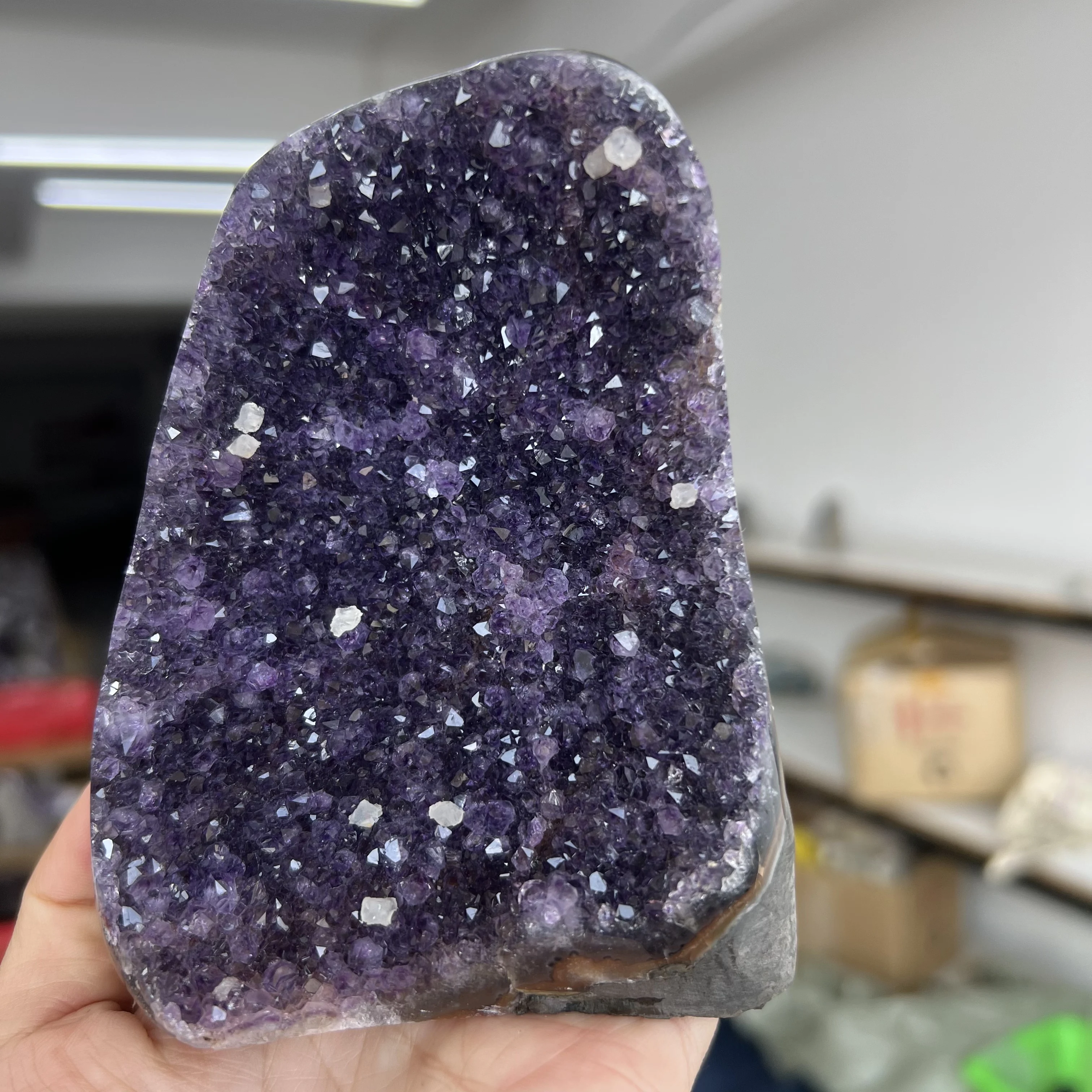 700g 11.5cm Natural Uruguay Dream Amethyst Quartz Crystal Cluster stand
700g 11.5cm Natural Uruguay Dream Amethyst Quartz Crystal Cluster stand