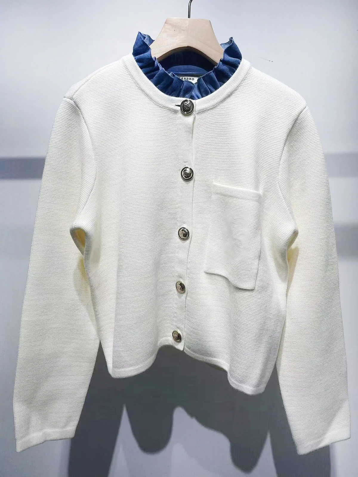 Women Detachable Collar Knitted Jacket Embroidered Pocket Lady Single Breasted Long Sleeve Knit Cardigan
Women Detachable Collar Knitted Jacket Embroidered Pocket Lady Single Breasted Long Sleeve Knit Cardigan