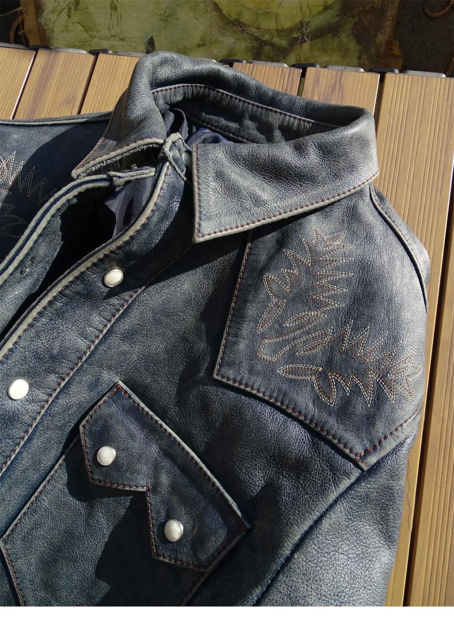 Heavy embroidery American Western denim shirt lightweight Bengal tea core calf leather
Heavy embroidery American Western denim shirt lightweight Bengal tea core calf leather