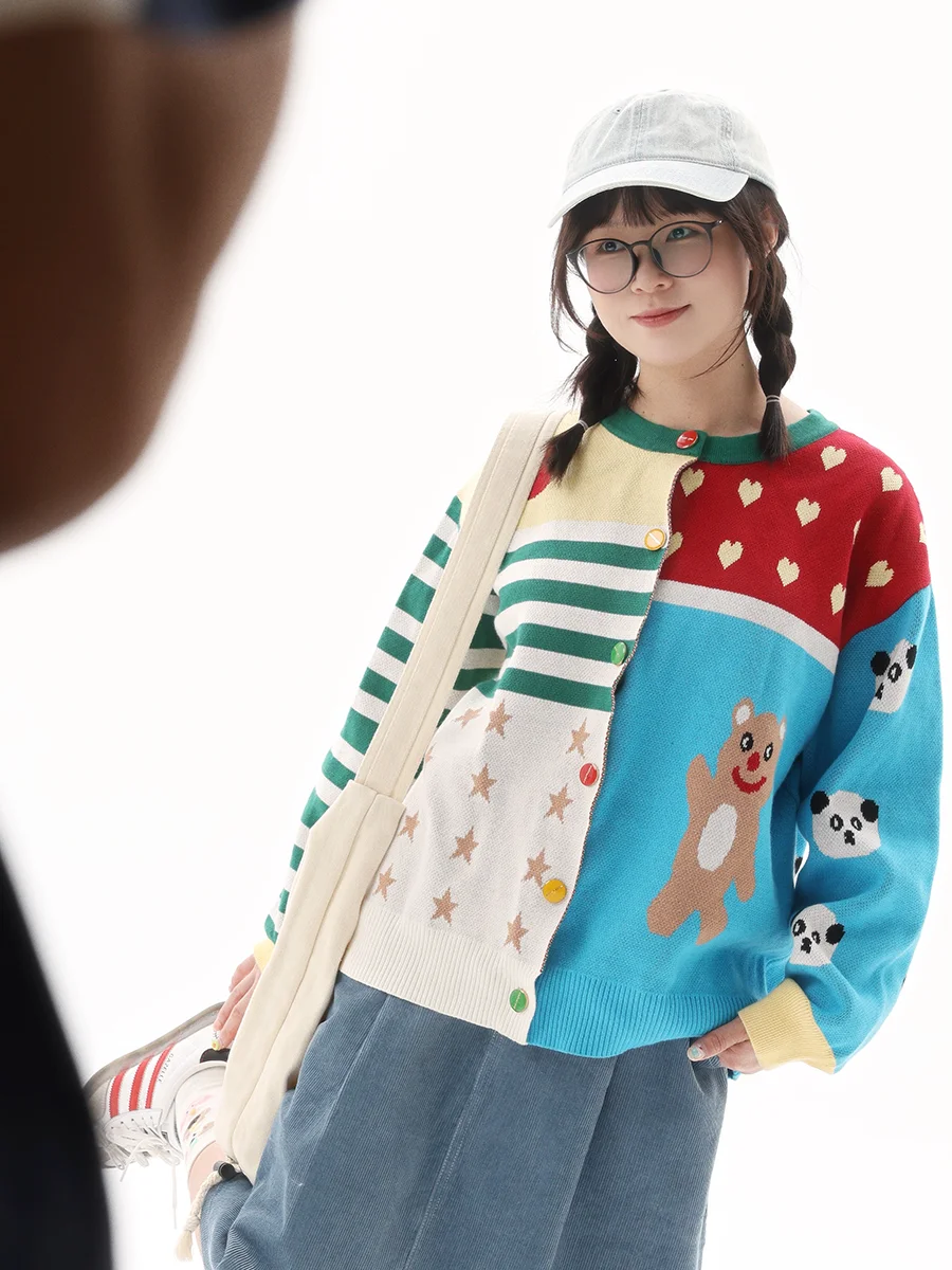 Вязаный кардиган Cosmic King из чистого хлопка с пэчворком и пандой, в стиле ретро, разноцветный, винтажный, для молодых женщин
Вязаный кардиган Cosmic King из чистого хлопка с пэчворком и пандой, в стиле ретро, разноцветный, винтажный, для молодых женщин