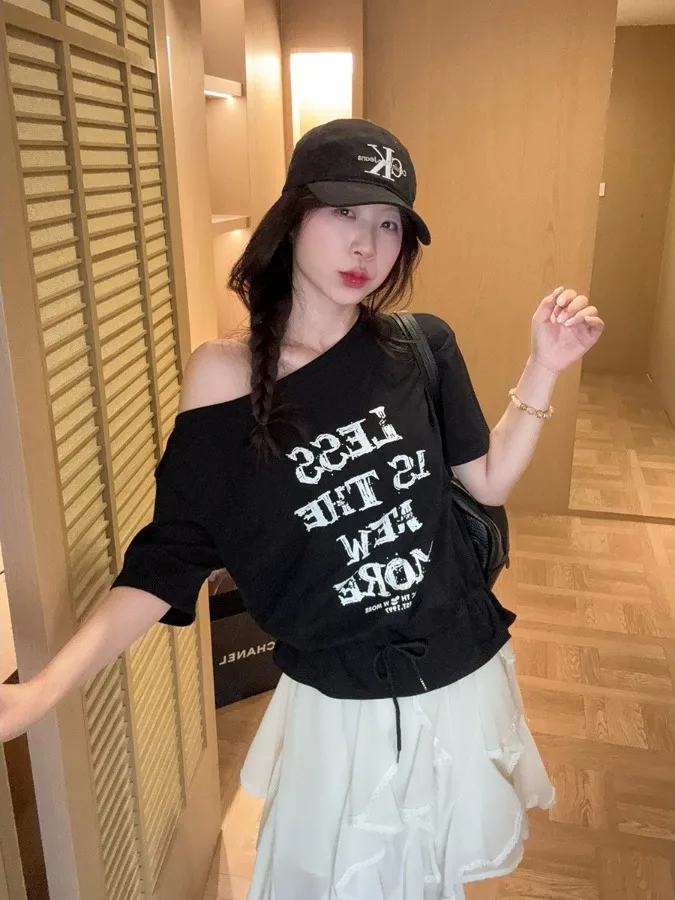 Loose Casual High Waist Asymmetrical Half Skirt Short Sleeve Set plus Size Women Simple A-Line Skirt with Lace Hem
Loose Casual High Waist Asymmetrical Half Skirt Short Sleeve Set plus Size Women Simple A-Line Skirt with Lace Hem
