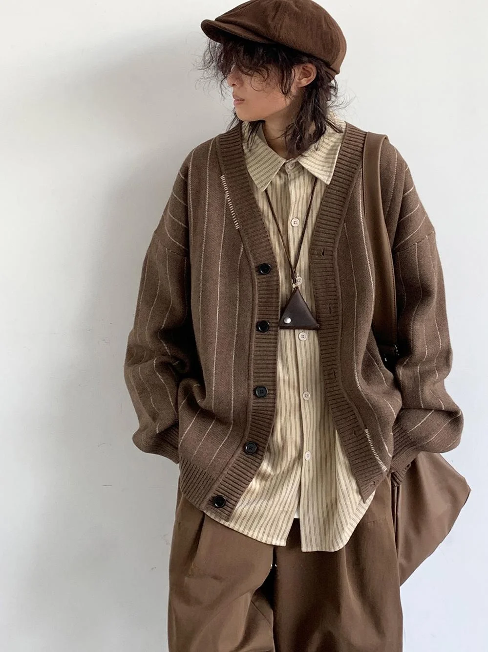 Thiened Neutral Striped Knitted Cardigan V-Ne Warm Outerwear for Men And Women Autumn Winter College Sle Retro Outerwear
Thiened Neutral Striped Knitted Cardigan V-Ne Warm Outerwear for Men And Women Autumn Winter College Sle Retro Outerwear