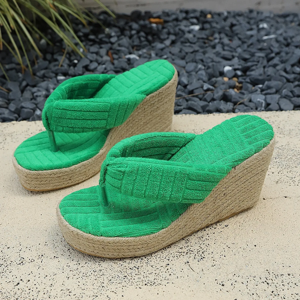 Women's Summer New Large Women's Slope Heel Thick Bottom Sandals with Toe Clip Towel Top Flip Floors slippers 36-43
Women's Summer New Large Women's Slope Heel Thick Bottom Sandals with Toe Clip Towel Top Flip Floors slippers 36-43