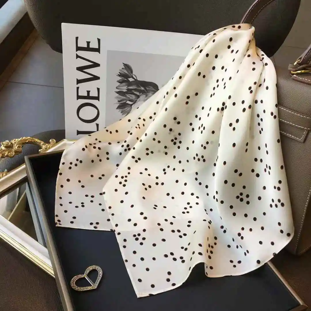 Luxury Women's 100% Mulberry Silk Scarf Neckerchief Spring Fall New Elegant White Black Polka Dot Design Satin 70cm Silk Scarves
Luxury Women's 100% Mulberry Silk Scarf Neckerchief Spring Fall New Elegant White Black Polka Dot Design Satin 70cm Silk Scarves