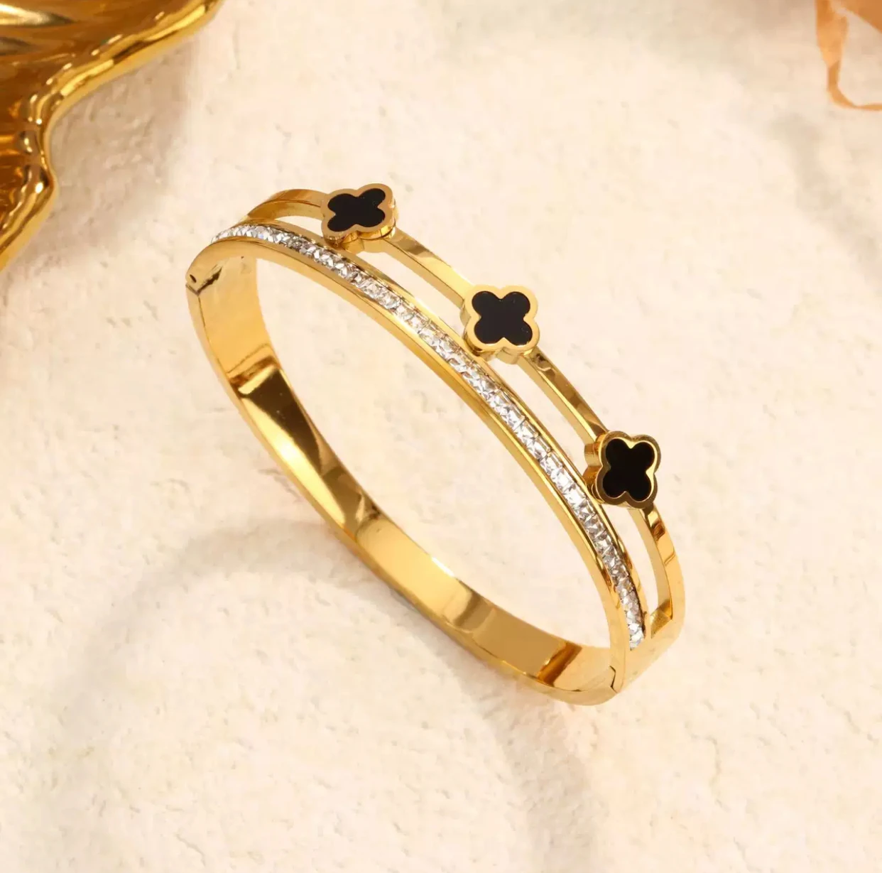 60mm hollow design sense luxury zirconium titanium steel bracelet women's high-end sense fashion all-around accessory men's
60mm hollow design sense luxury zirconium titanium steel bracelet women's high-end sense fashion all-around accessory men's