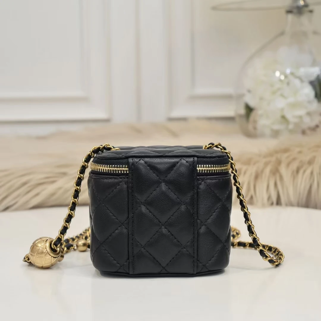 Box Bag Single oulder Crossbody Lipsti Chain Diamond Pattern Leather Bag for Young Women And Men
Box Bag Single oulder Crossbody Lipsti Chain Diamond Pattern Leather Bag for Young Women And Men