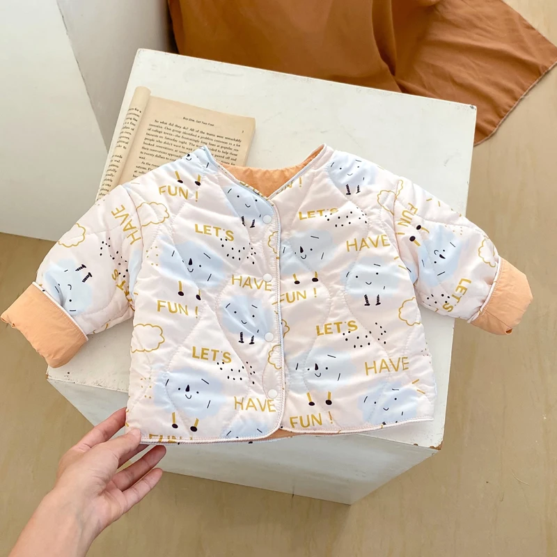 Autumn new 0-3 year old baby clothes, baby girl boy colorful letter printed double-sided jacket
Autumn new 0-3 year old baby clothes, baby girl boy colorful letter printed double-sided jacket