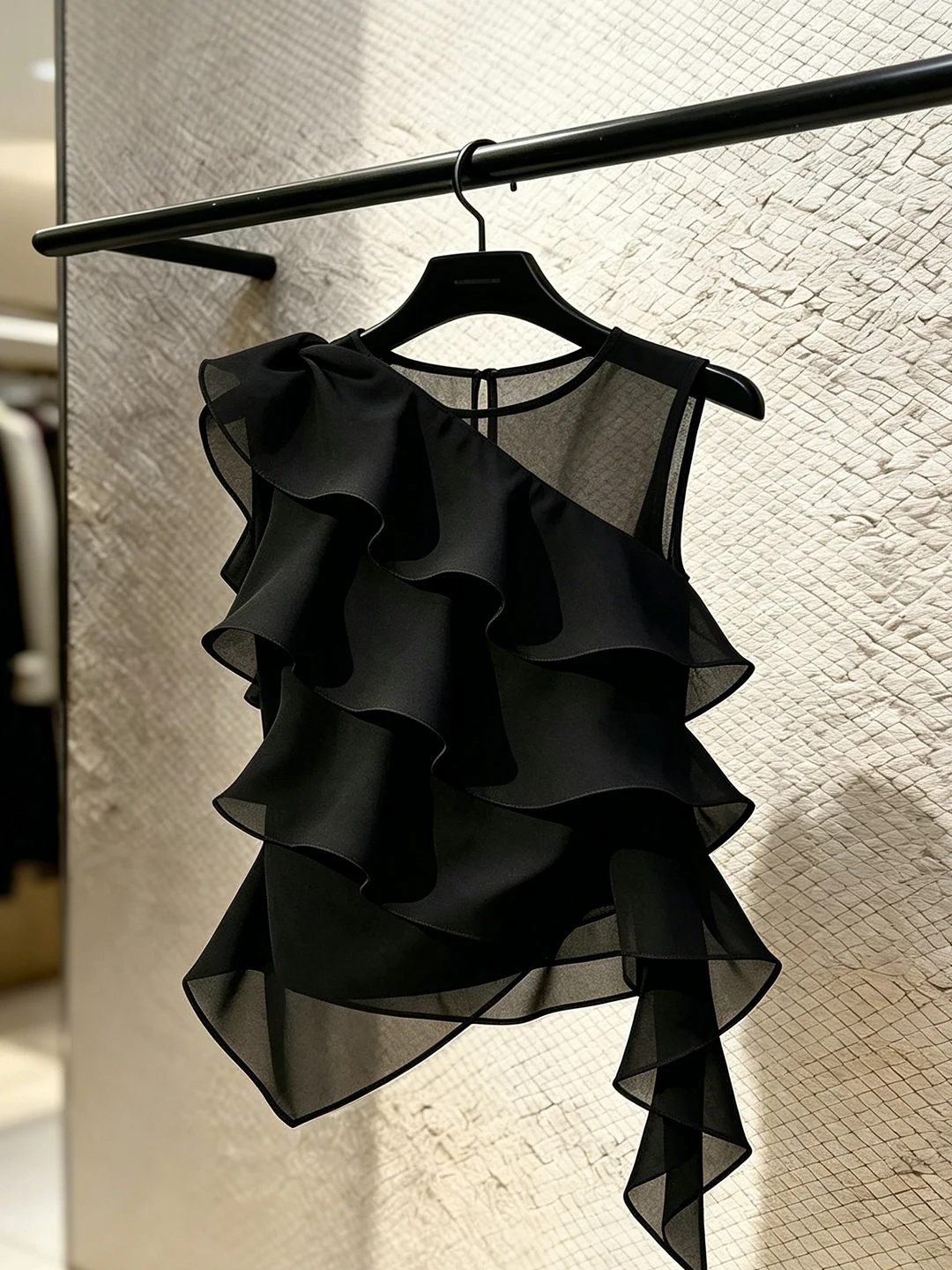 Fashionable Light Maturity Style Women's Sleeveless Vest Summer 2026 Small Audience Design Sense Commute Top with Lace Trim
Fashionable Light Maturity Style Women's Sleeveless Vest Summer 2026 Small Audience Design Sense Commute Top with Lace Trim