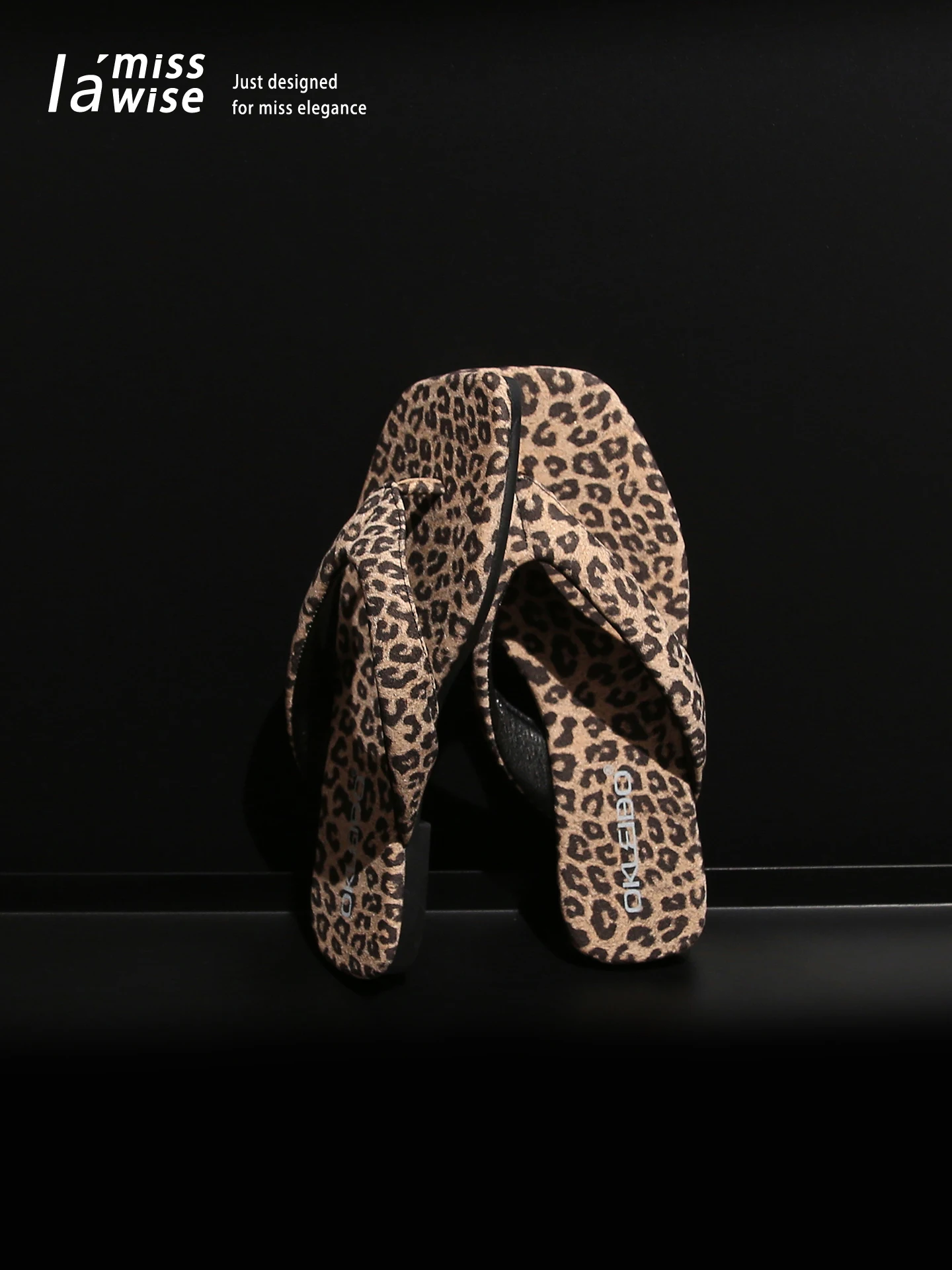Lamisswise Leopard Print Flat Bottom Thong Slippers Casual Summer Beachwear Outdoor Slip-On Toe-Vented Comfortable Sandals
Lamisswise Leopard Print Flat Bottom Thong Slippers Casual Summer Beachwear Outdoor Slip-On Toe-Vented Comfortable Sandals